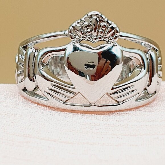 Hollow Mujer Guard Concentric Knot Carving Heart Rings for Women, INDN8486 - Picture 3 of 4